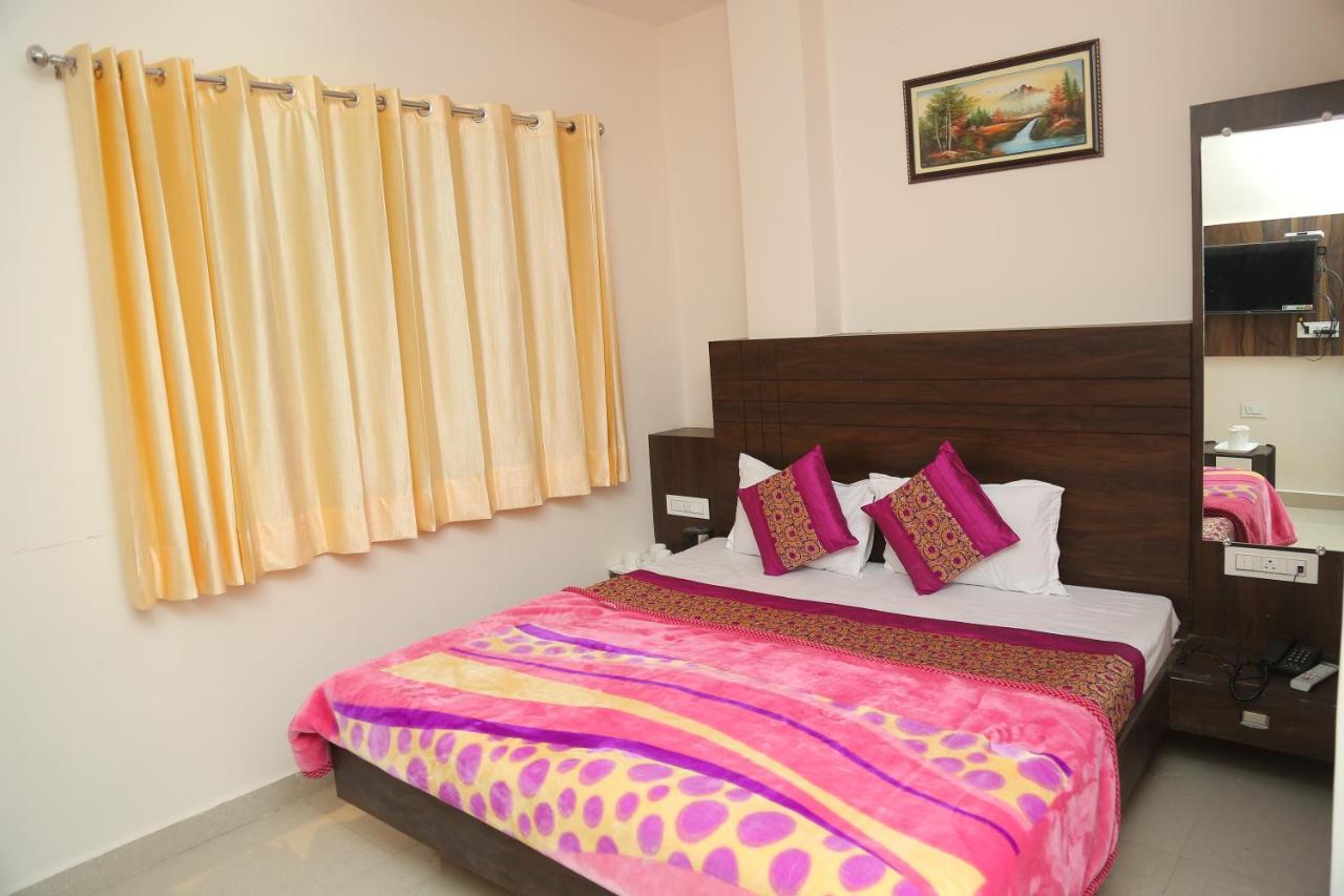 Hotel Golden Dreams Amritsar Exterior photo