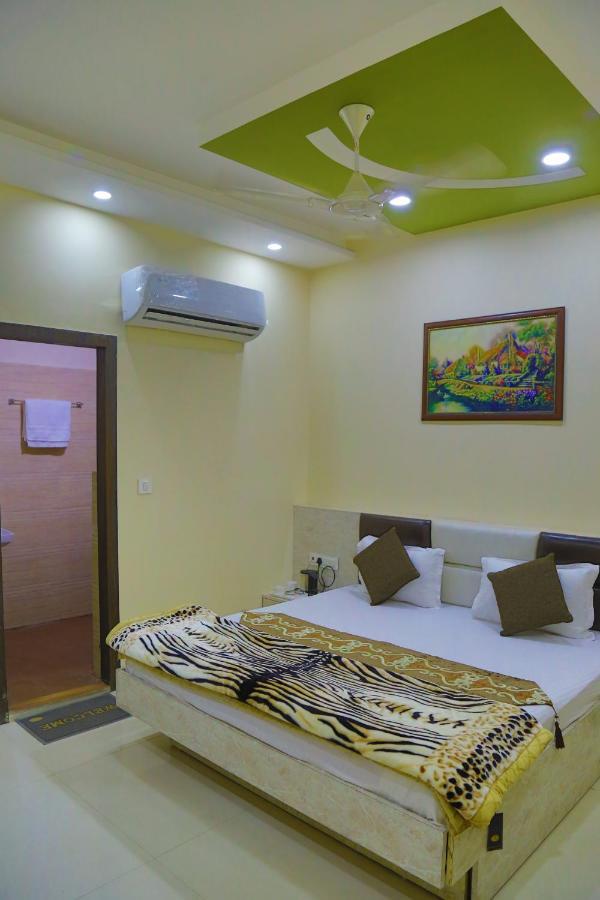 Hotel Golden Dreams Amritsar Exterior photo