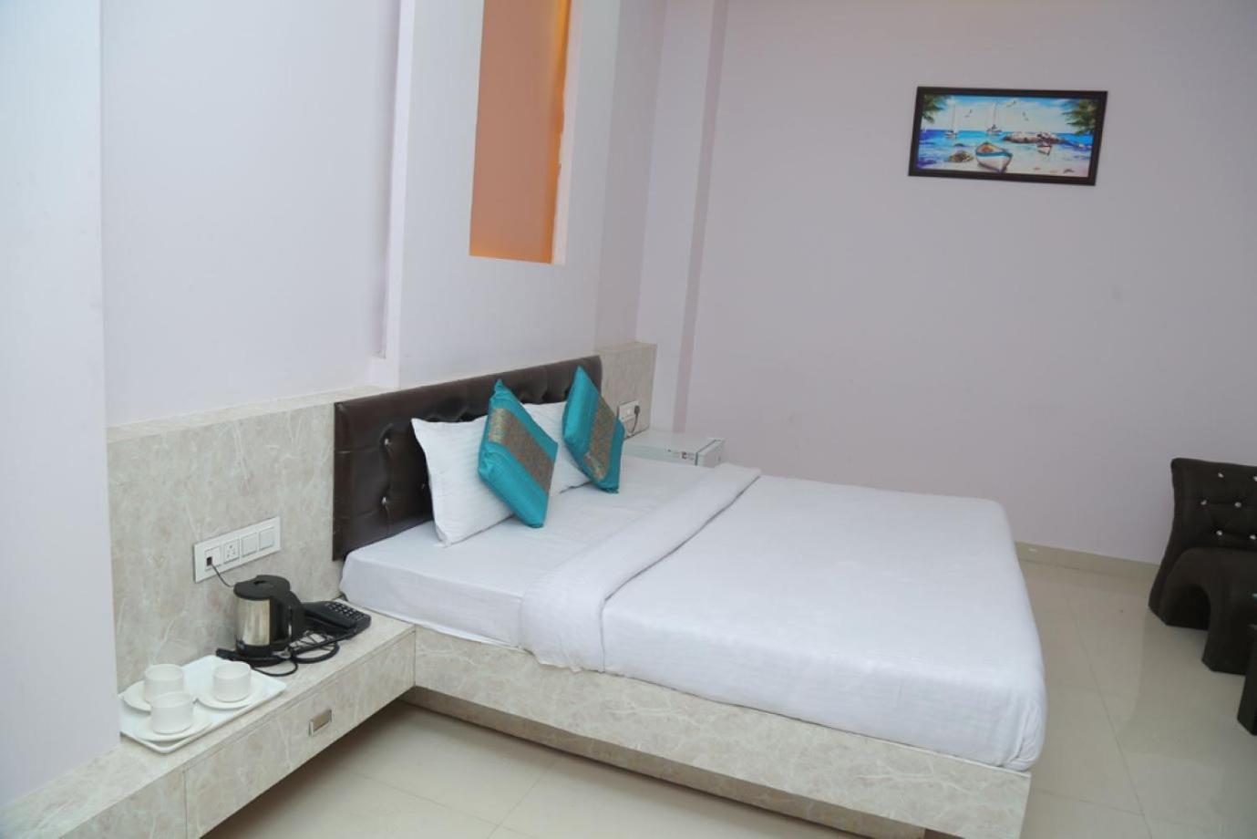 Hotel Golden Dreams Amritsar Exterior photo
