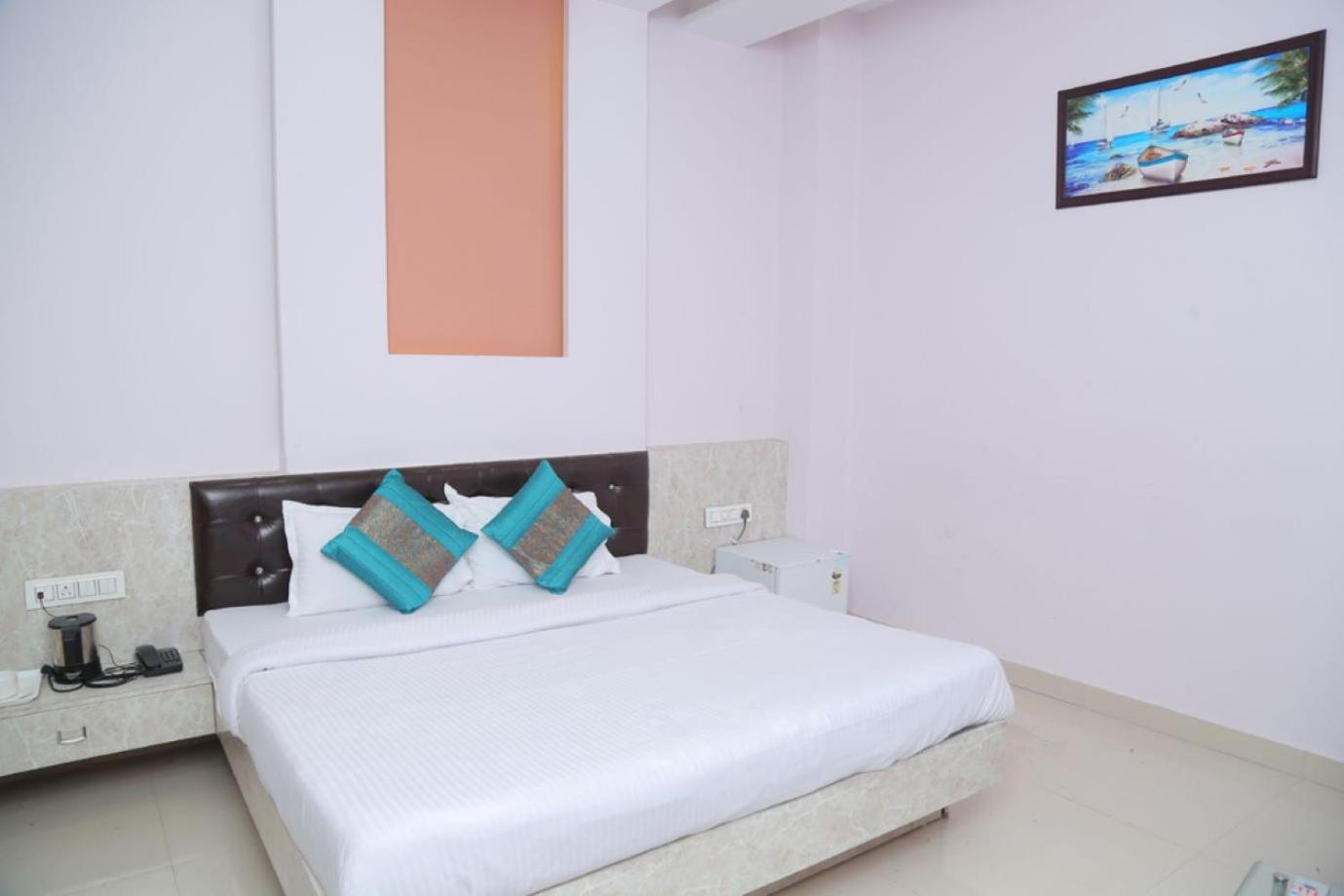 Hotel Golden Dreams Amritsar Exterior photo